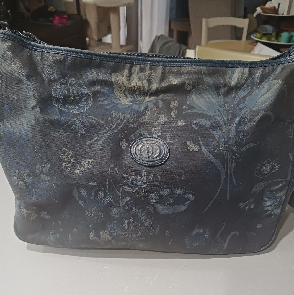Authentic vintage Gucci with flour pattern shoulder bag